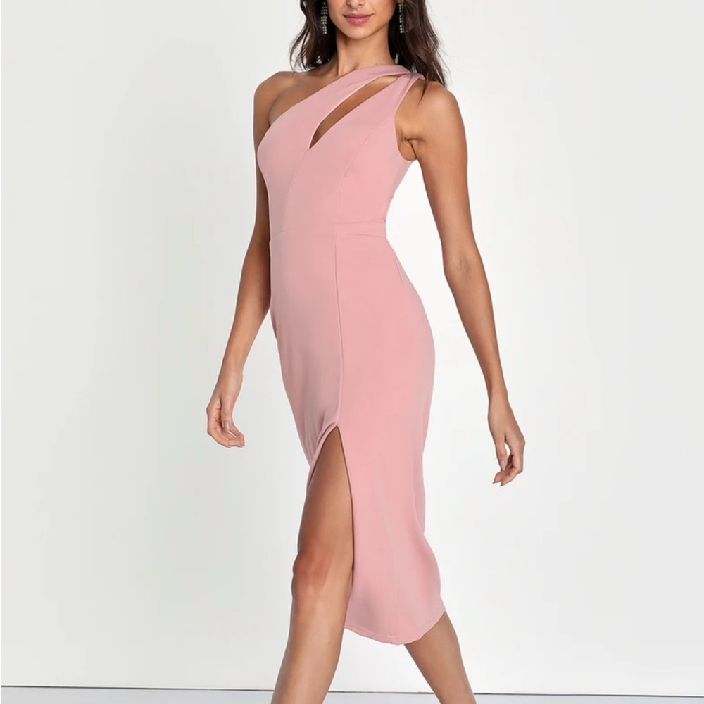 Lulu’s one shoulder blush pink midi dress
